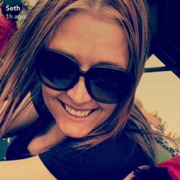 Meet your Posher, Kelly - Picture 1 of 2